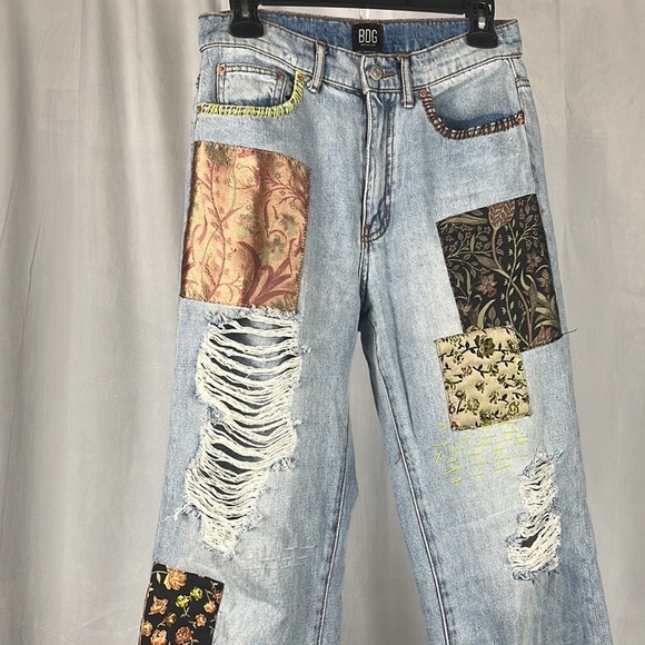 BDG‎ Cowboy Jean With Patchwork Detailing Lightwash Distressed Straight Leg - Picture 6 of 11